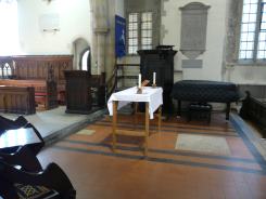 Crossing with pulpit